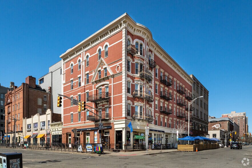 The building at 80 River Street in Hoboken, home to our Hoboken Spravato Center